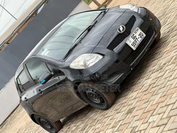 Toyota Vitz 2009 Black