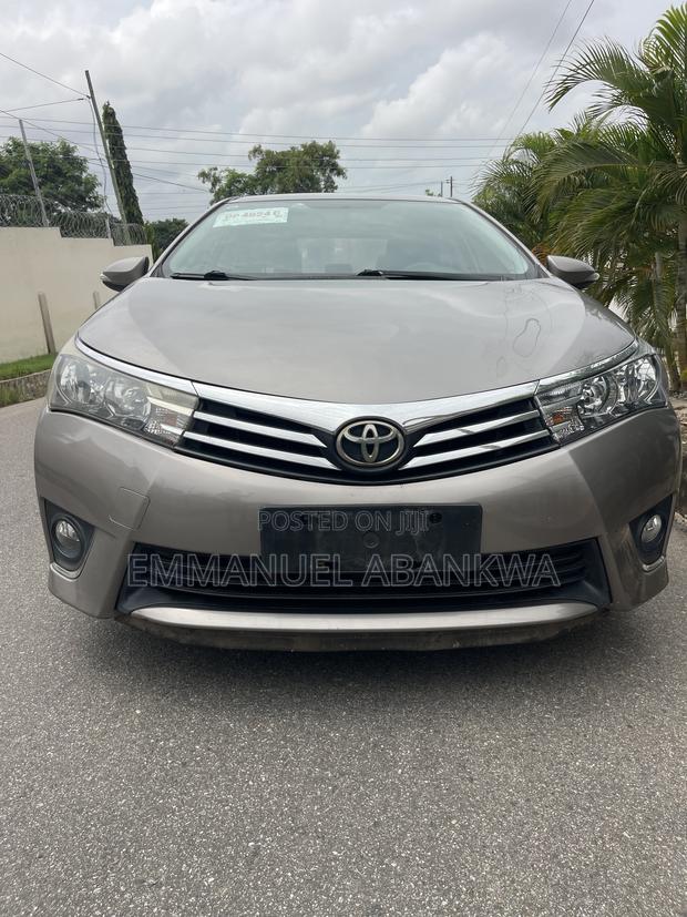 Toyota Corolla LE ECO Premium (1.8L 4cyl CVT) 2016 Gray