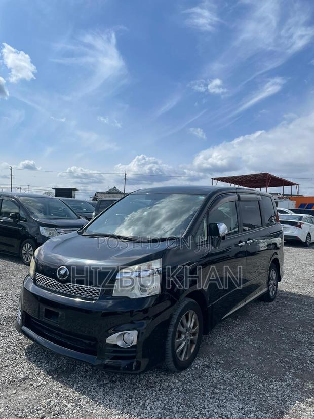 Toyota Voxy 2013 Black