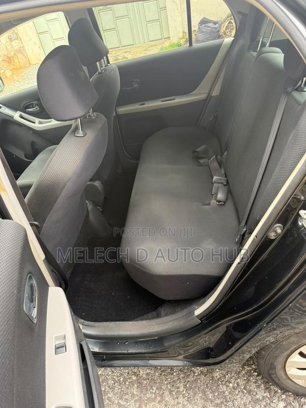 Toyota Vitz 1.3 AWD 5dr 2010 Black