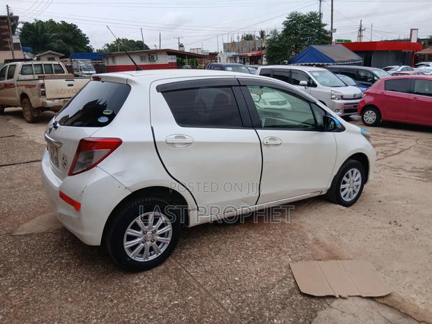 Toyota Vitz 2013 White