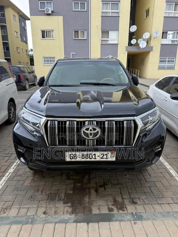 Toyota Land Cruiser Prado 2016 Black
