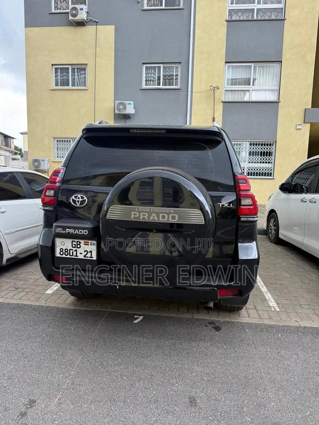Toyota Land Cruiser Prado 2016 Black
