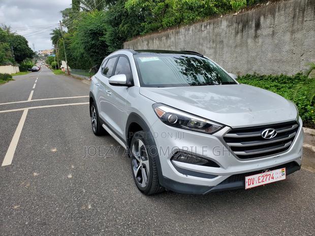 Hyundai Tucson 2017 Silver