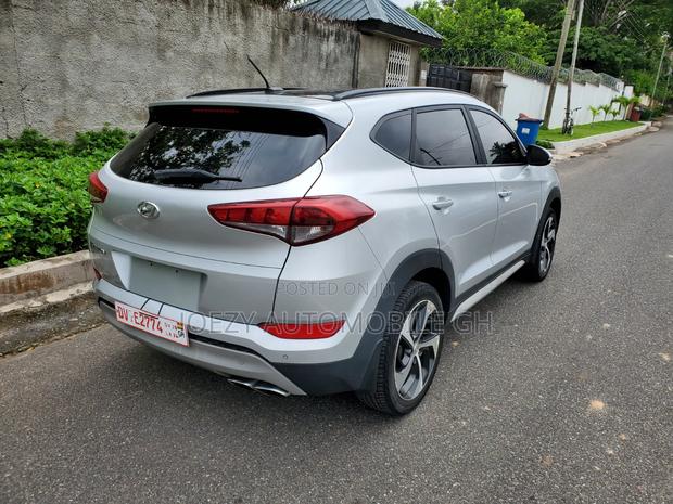 Hyundai Tucson 2017 Silver