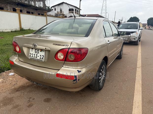 Toyota Corolla 2006 Gold