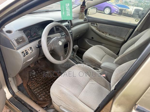 Toyota Corolla 2006 Gold