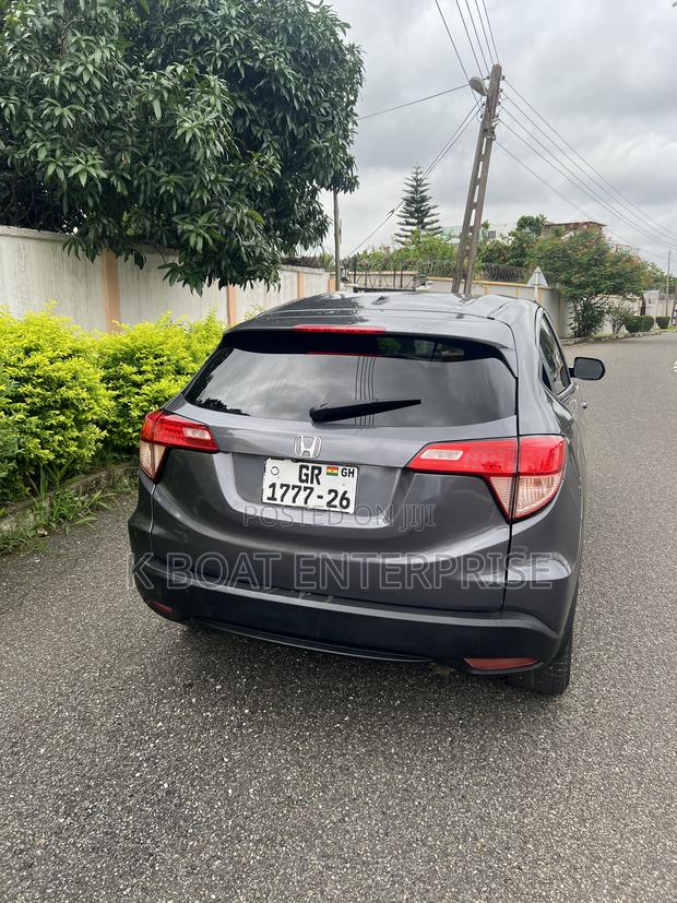 Toyota C-HR 2017 Gray