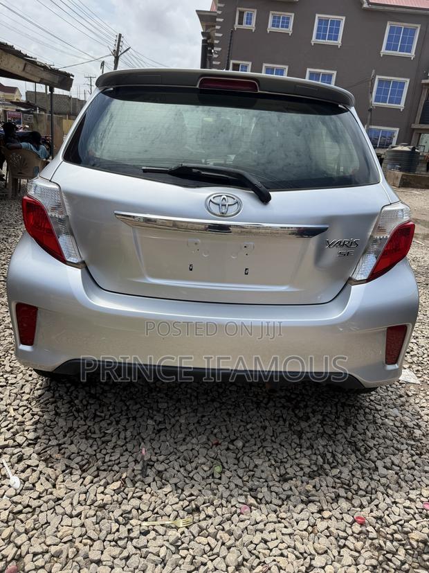 Toyota Yaris SE Hatchback 5dr 2013 Silver
