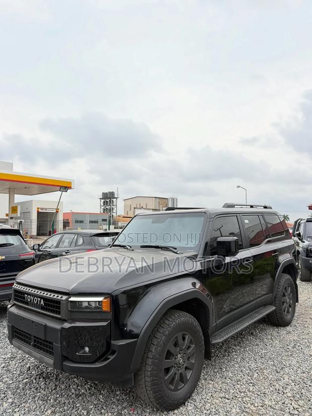 Toyota Land Cruiser Prado 2.4 Petrol 2025 Black