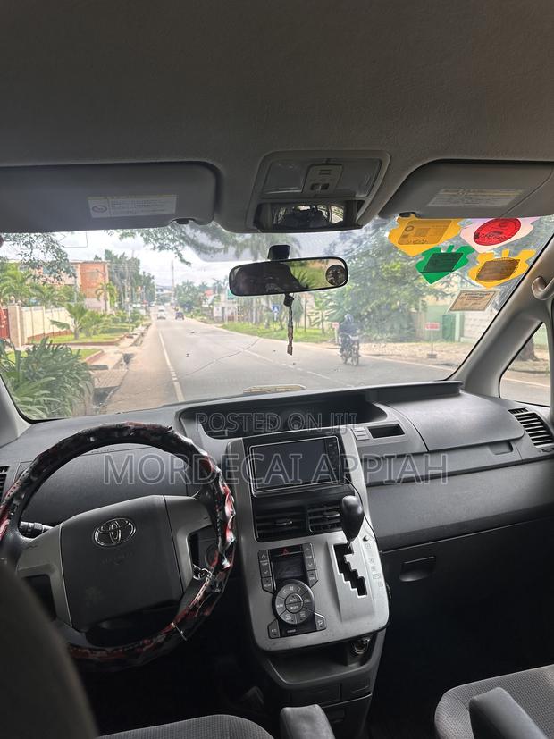 Toyota Voxy 2012 Black