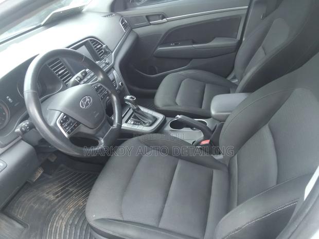 Hyundai Elantra 2017 White