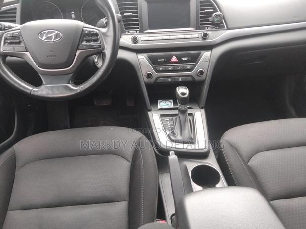 Hyundai Elantra 2017 White