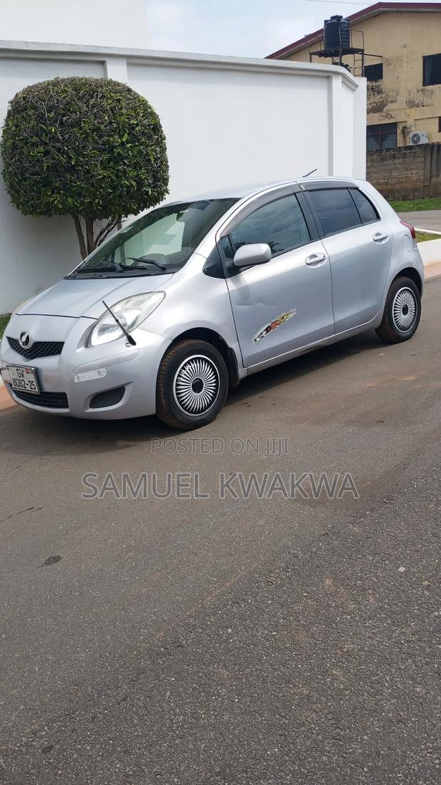 Toyota Vitz 1.3 AWD 5dr 2010 Gray