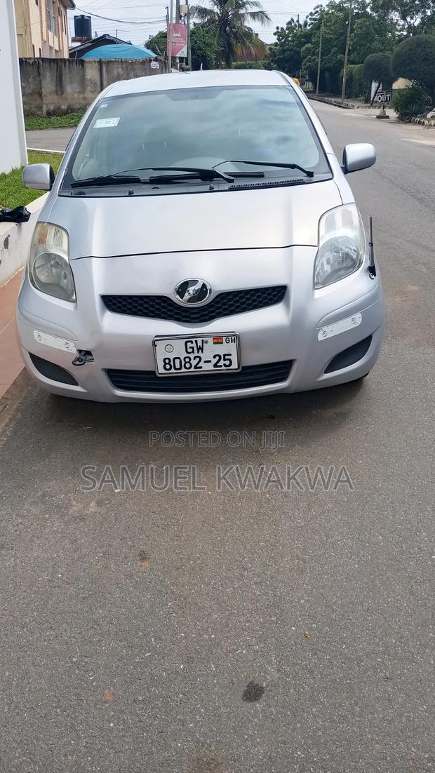 Toyota Vitz 1.3 AWD 5dr 2010 Gray