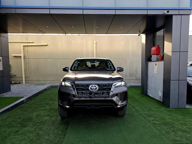 Toyota Fortuner 2.7 AWD 2019 Gray
