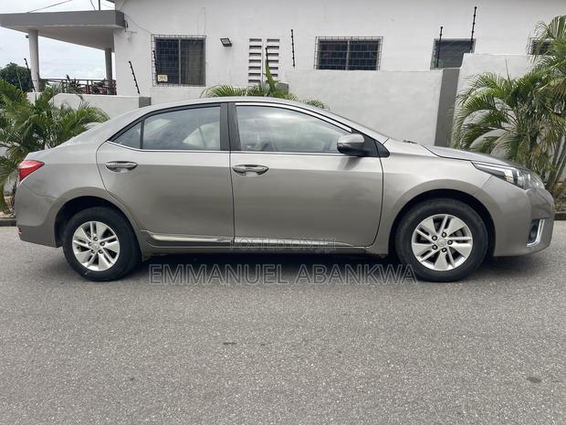 Toyota Corolla 2017 Gray