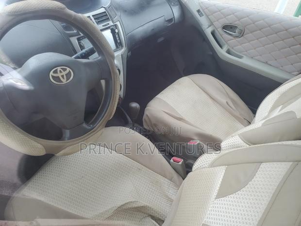 Toyota Vitz 1.3 AWD 3dr 2010 Silver