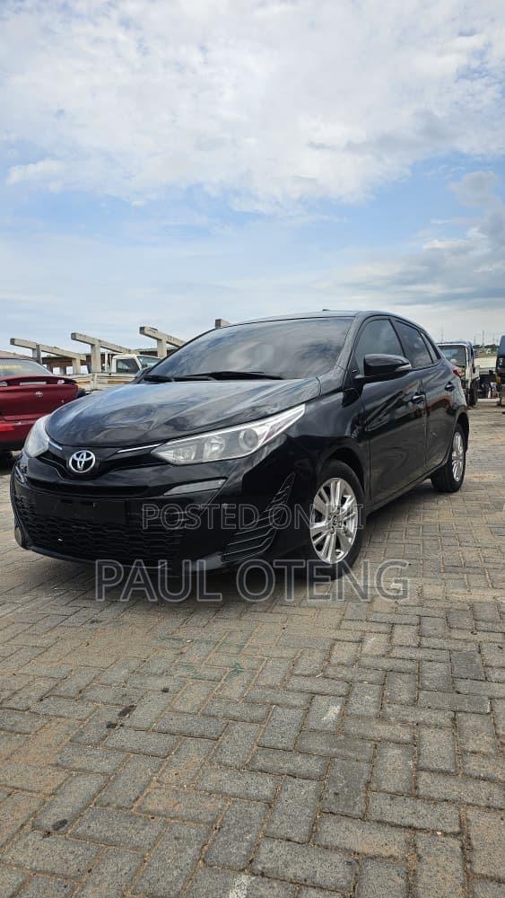 Toyota Yaris 1.5 Sedan XLE 2020 Black