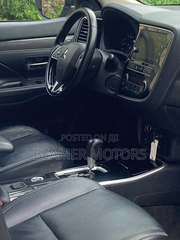 Mitsubishi Outlander SEL AWC 2019 Silver