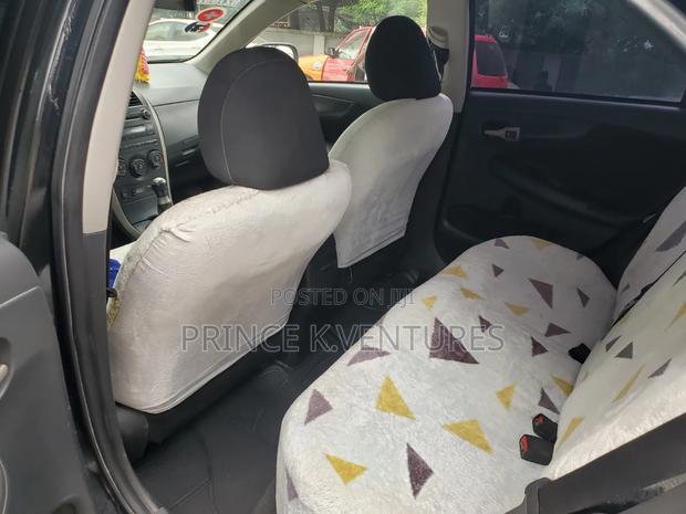 Toyota Corolla LE 4dr Sedan (1.8L 4cyl 4A) 2010 Black