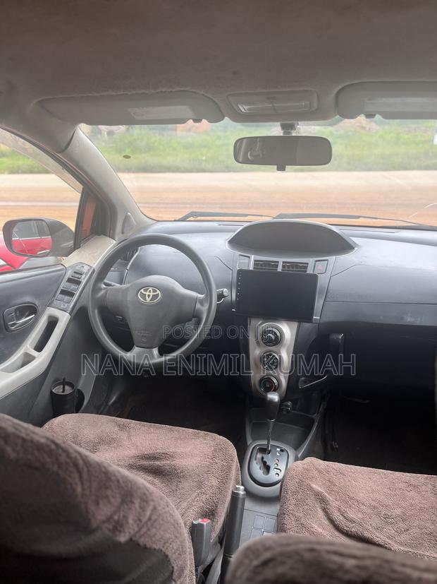 Toyota Vitz 2010 Black