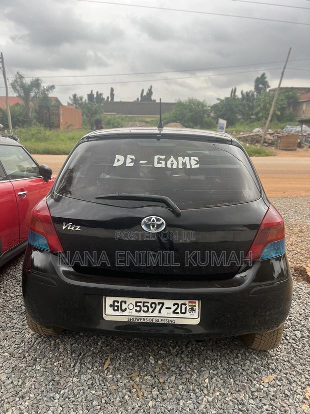 Toyota Vitz 2010 Black