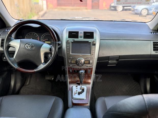 Toyota Corolla Altis 2011 Gray