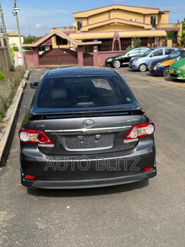 Toyota Corolla Altis 2011 Gray