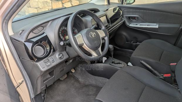 Toyota Vitz 1.3 AWD 5dr 2015 Beige