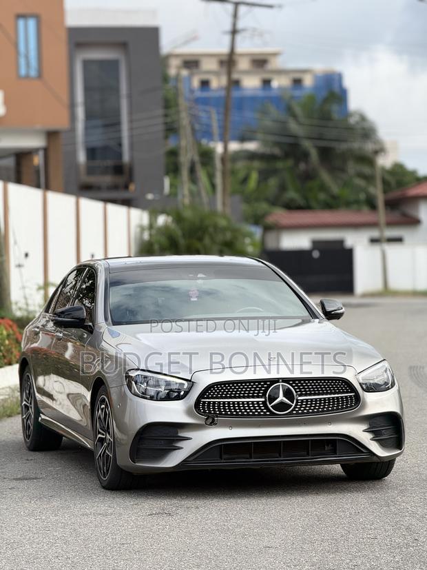 Mercedes-Benz E350 2023 Gold