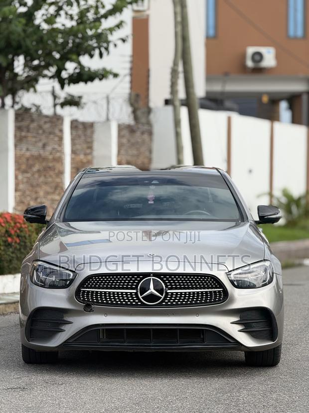 Mercedes-Benz E350 2023 Gold