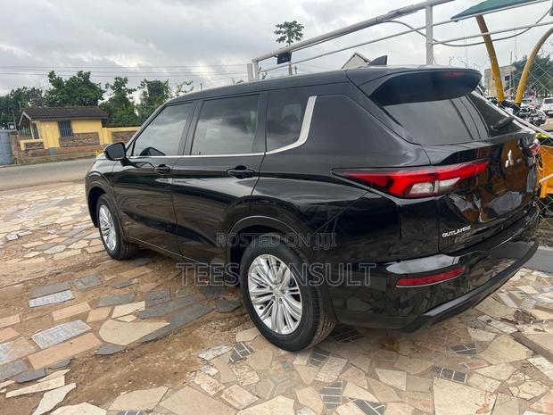 Mitsubishi Outlander 2024 Black