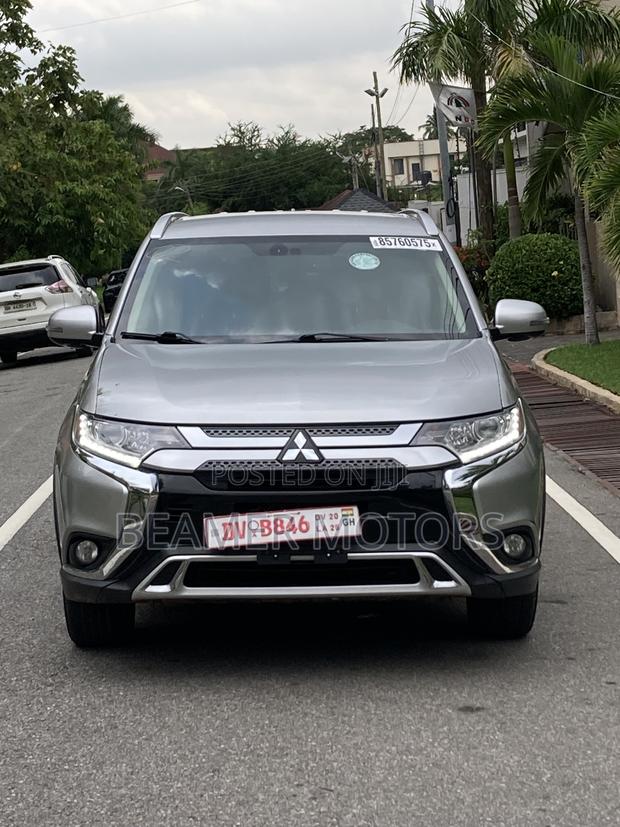 Mitsubishi Outlander SEL AWC 2019 Silver