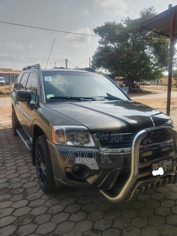 Mitsubishi Endeavor SE 2011 Green