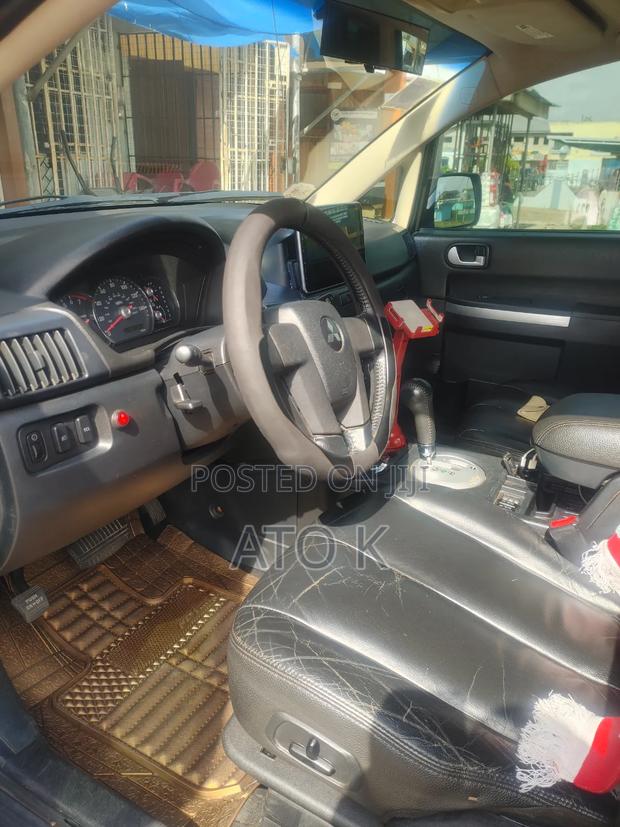 Mitsubishi Endeavor SE 2011 Green