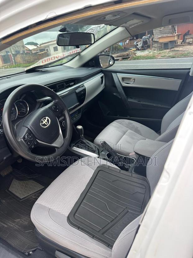 Toyota Corolla 2015 White
