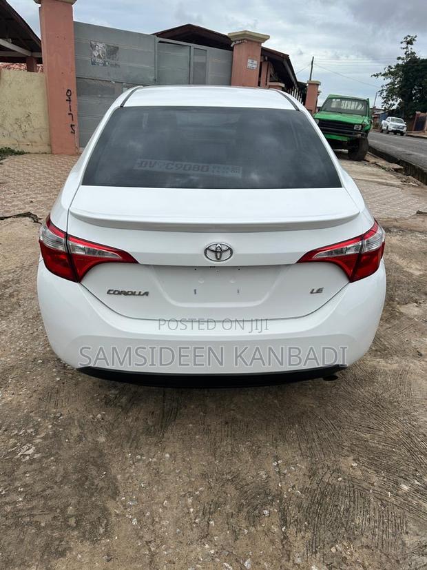 Toyota Corolla 2015 White