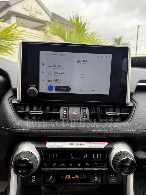 Toyota RAV4 XLE Premium 2025 Gray