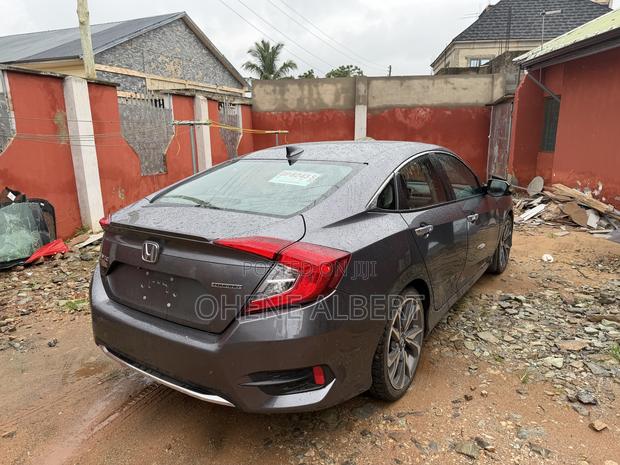 Honda Civic Touring Sedan 2019 Gray