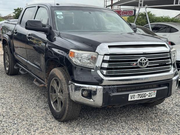 Toyota Tundra 2016 Black
