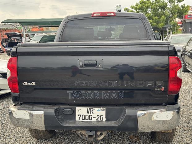 Toyota Tundra 2016 Black