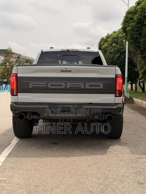 Ford F-150 Raptor 2024 Gray