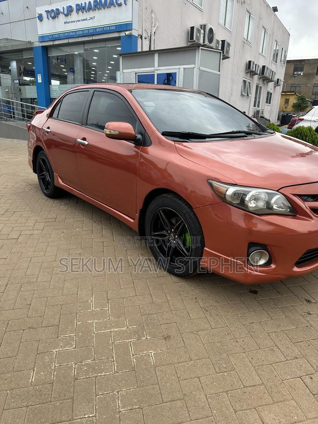 Toyota Corolla 2013 Orange