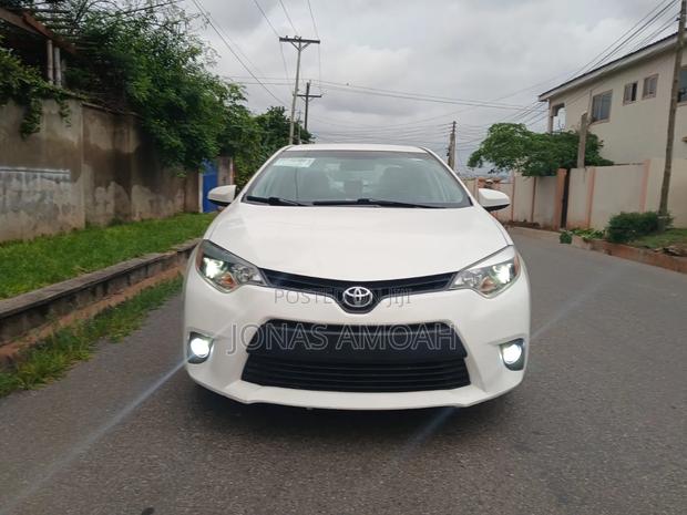 Toyota Corolla 2016 White