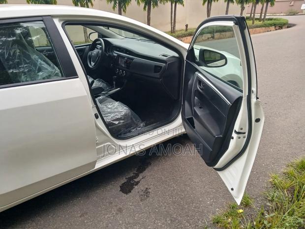 Toyota Corolla 2016 White