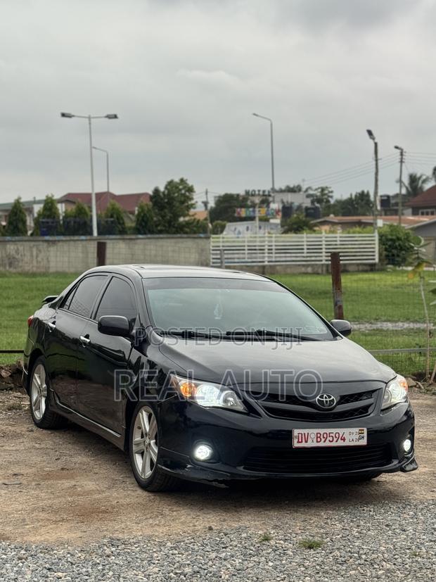 Toyota Corolla S Special Edition 4dr Sedan (1.8L 4cyl 4A) 2013 Black