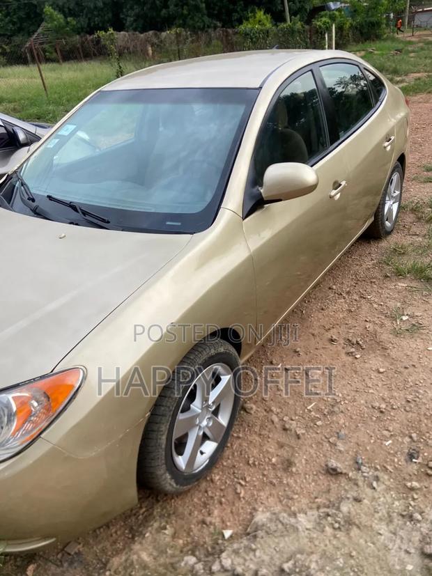 Hyundai Elantra 2010 Gold