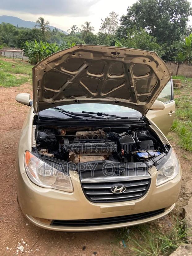 Hyundai Elantra 2010 Gold