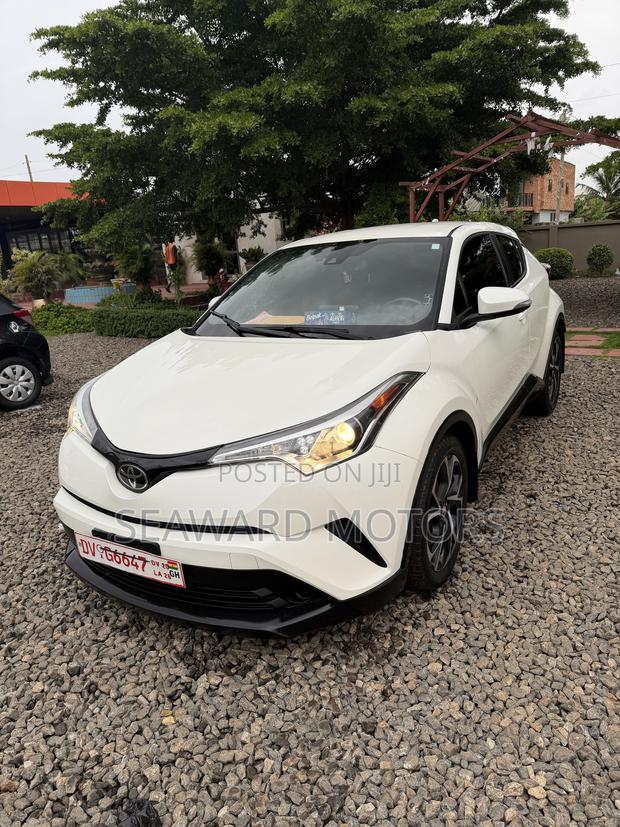 Toyota C-HR XLE Prermium FWD (2.0L 4cyl 2AM) 2018 White